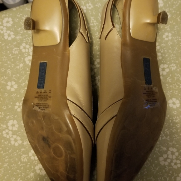 Shoes - Picture 3 of 4